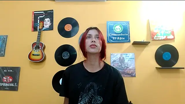 skinnyverus18 online show from December 2025 05:53:02 PM