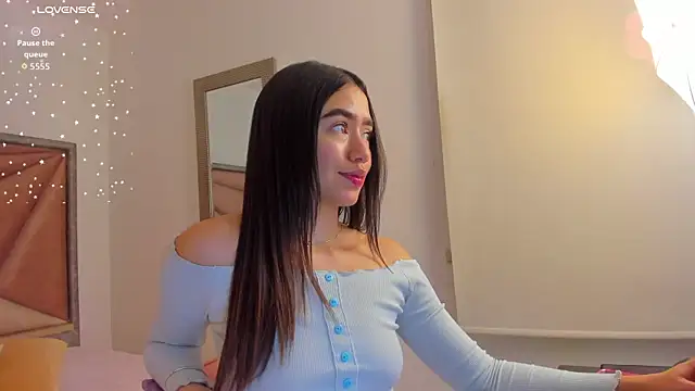 Snapshot of SaraWagner_ chatting on June 2026 12:08:01 AM SaraWagner online show from June 2026 12:08:01 AM