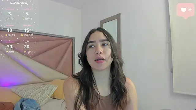 Snapshot of SaraWagner_ chatting on June 2026 12:03:02 AM SaraWagner online show from June 2026 12:03:02 AM