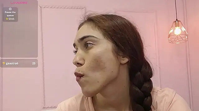 danna7cute online show from October 2025 09:59:01 PM