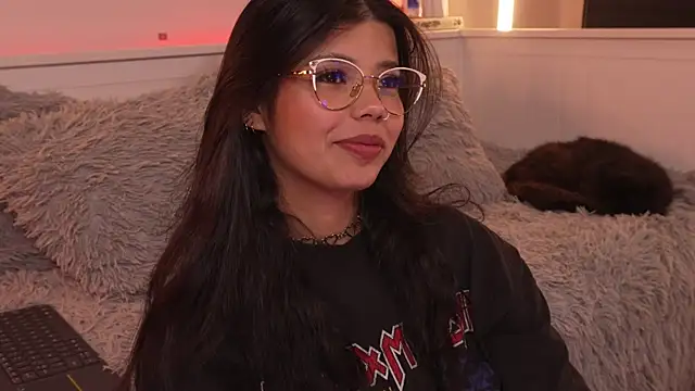 sophieee art online show from January 2026 04:48:01 AM