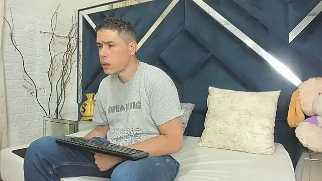 CandyandSteven online show from September 2025 02:48:02 AM