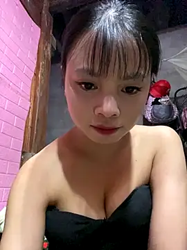 Snapshot of LunaBerry18 chatting on September 2025 11:56:01 AM LunaBerry18 online show from September 2025 11:56:01 AM