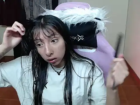 ScarlettShirahoshi online show from November 2025 03:56:02 PM