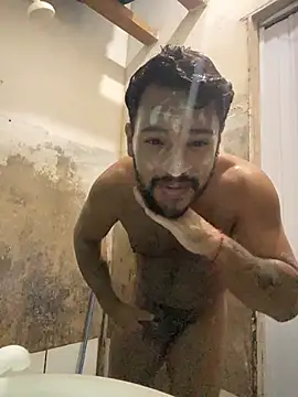 Snapshot of spiderfindom chatting on May 2026 10:15:02 PM spiderfindom online show from May 2026 10:15:02 PM