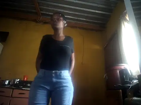 Snapshot of Caramelchick01 chatting on September 2025 09:45:02 AM Caramelchick01 online show from September 2025 09:45:02 AM