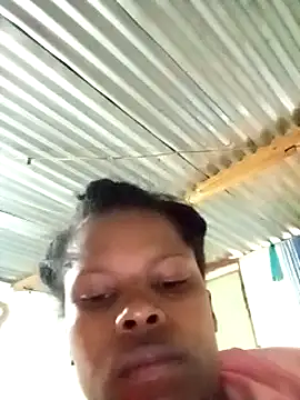 Snapshot of Caramelchick01 chatting on October 2025 04:34:01 AM Caramelchick01 online show from October 2025 04:34:01 AM