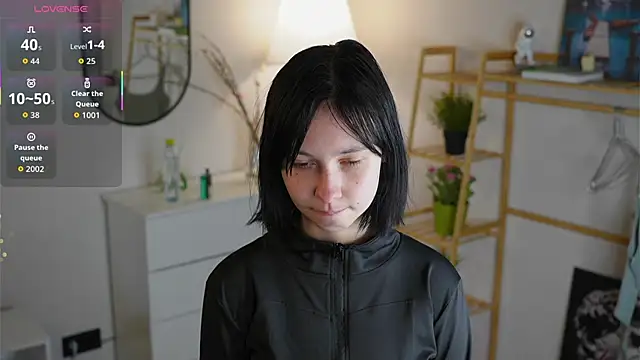 SuzanneHowse online show from November 2025 04:33:02 AM