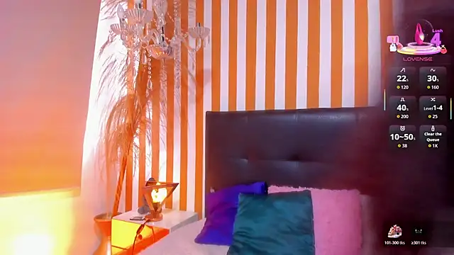 LunaToledo online show from October 2025 12:39:02 PM