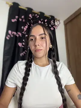 Snapshot of Scarlett05 chatting on July 2026 01:32:02 AM Scarlett05 online show from July 2026 01:32:02 AM