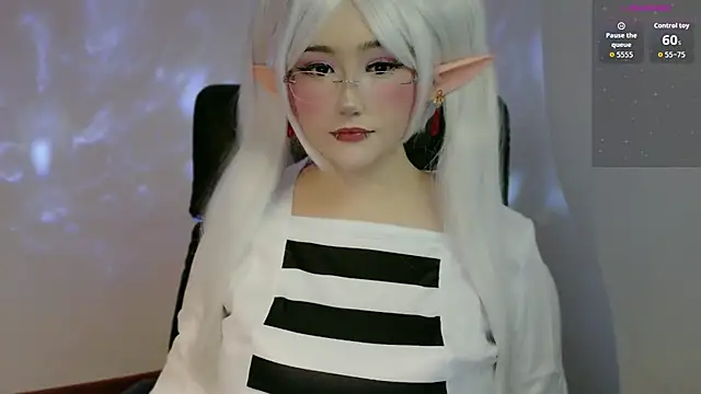 Snapshot of Livelle69 chatting on November 2025 04:14:01 AM Livelle69 online show from November 2025 04:14:01 AM