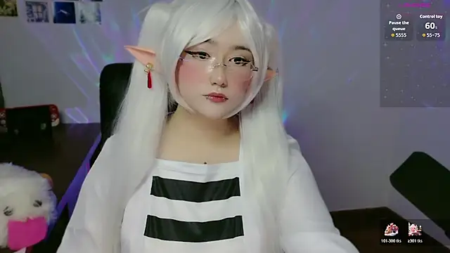 Snapshot of Livelle69 chatting on November 2025 03:05:02 AM Livelle69 online show from November 2025 03:05:02 AM