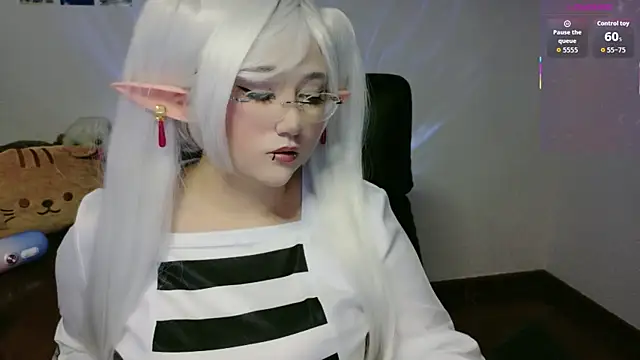 Snapshot of Livelle69 chatting on April 2026 09:45:01 PM Livelle69 online show from April 2026 09:45:01 PM