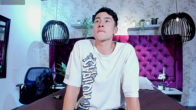 AustinJones  online show from December 2025 07:33:02 PM