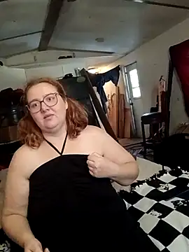 XEmoxkittyx online show from February 2026 07:09:02 PM