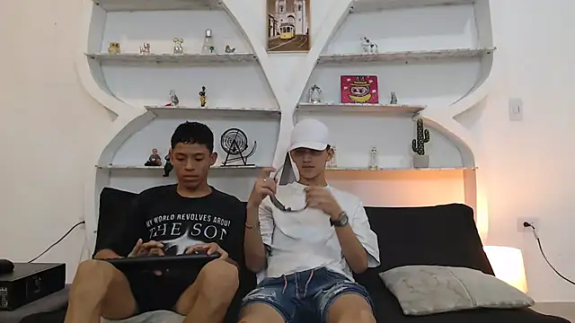 BEAUTY BOYS1 online show from November 2025 07:10:01 AM