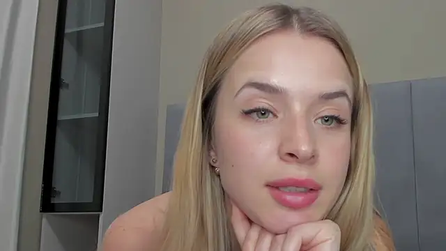 Snapshot of Touch_me chatting on February 2025 07:49:01 PM Touch me online show from February 2025 07:49:01 PM