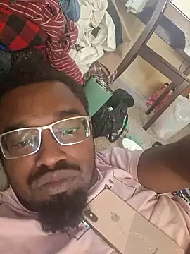 Snapshot of ReShawn24TM chatting on October 2025 05:54:01 PM ReShawn24TM online show from October 2025 05:54:01 PM