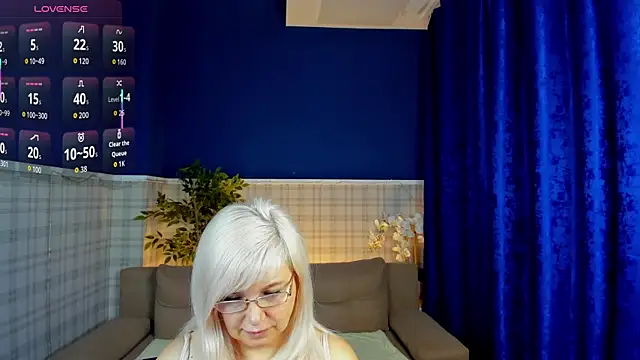 Hella Fabel online show from April 2026 01:16:02 AM