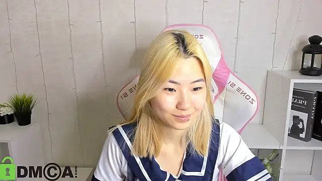 Aisi 18 online show from November 2025 12:30:01 AM