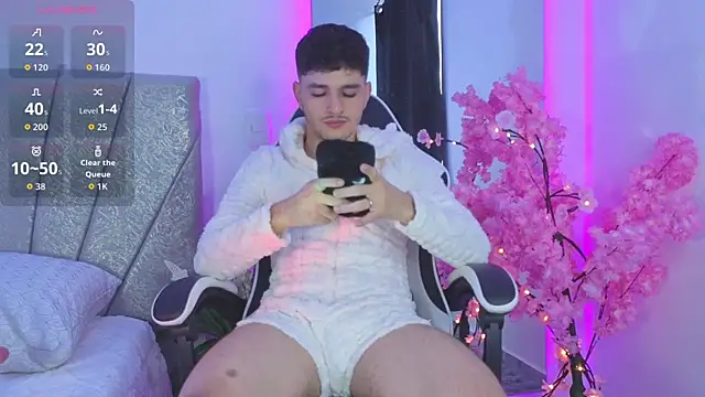 LiamMuller online show from April 2026 10:00:02 PM