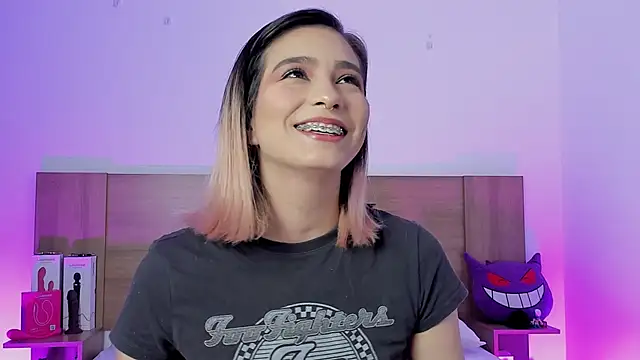 Akatsumi  online show from November 2025 09:13:02 PM