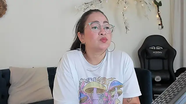 alissonbronw     online show from January 2026 07:17:01 PM