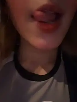 Snapshot of SweetBunnyGF chatting on February 2026 12:04:02 AM SweetBunnyGF online show from February 2026 12:04:02 AM