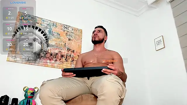 Thiago Hill online show from October 2025 11:27:01 PM