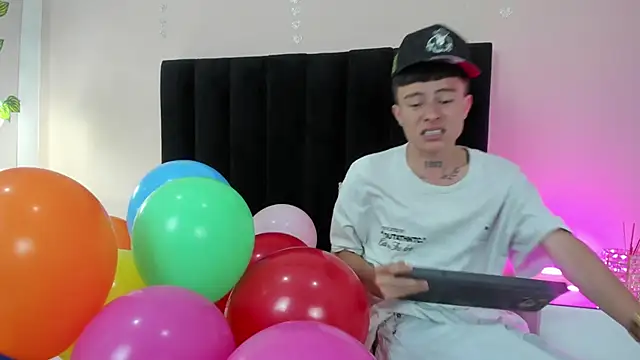 Nascary Fox online show from September 2025 08:01:02 PM