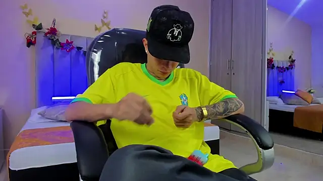 Nascary Fox online show from December 2025 07:33:02 PM