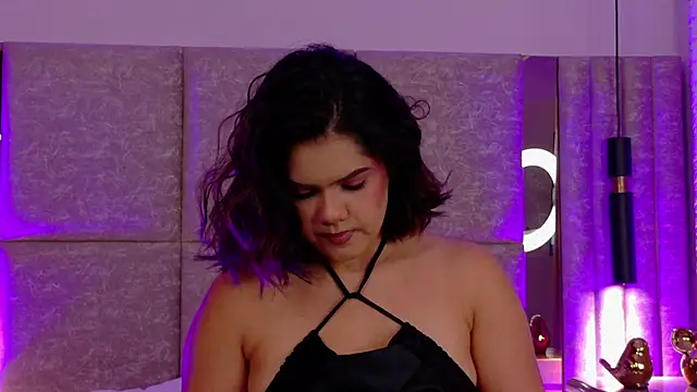 Martina-Roberts- online show from September 2025 05:10:02 AM