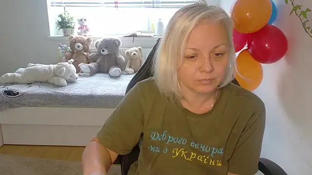 Linsy Kim online show from December 2025 09:24:01 AM