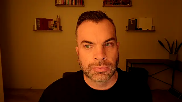 Snapshot of Ty_lerDavid chatting on November 2025 07:18:02 AM Ty lerDavid online show from November 2025 07:18:02 AM