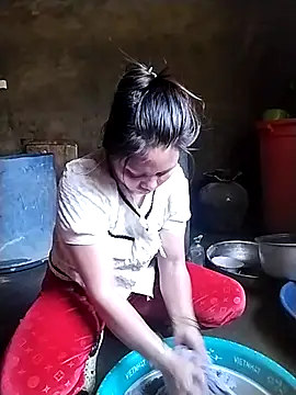 venu00 online show from February 2026 03:33:01 AM