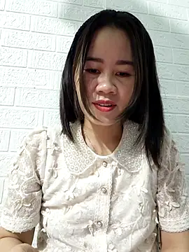 Singlemom69x online show from November 2025 12:32:01 AM