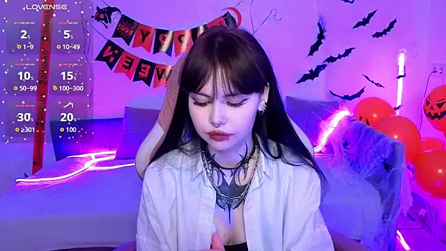 Morana Batt online show from November 2025 02:21:01 AM