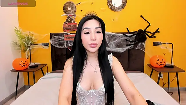 Jennifer Munoz online show from October 2025 01:30:01 AM