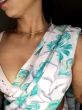 Snapshot of Savita2310 chatting on November 2025 05:51:02 PM Savita2310 online show from November 2025 05:51:02 PM