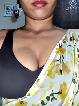 Savita2310 online show from December 2025 06:01:02 PM