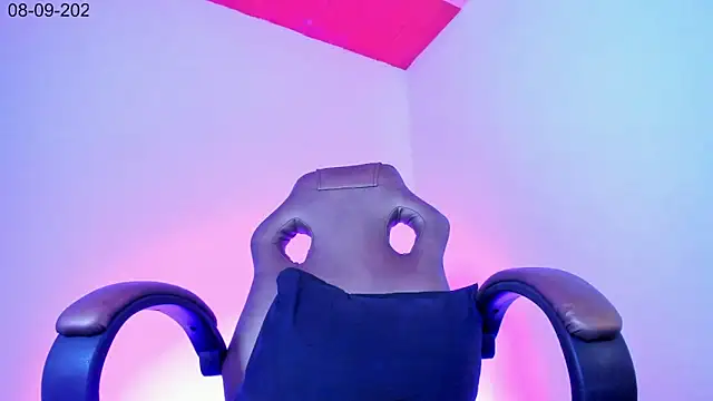 Snapshot of Nova-evs chatting on September 2025 12:10:02 AM Nova-evs online show from September 2025 12:10:02 AM