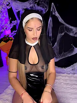 AubrieleRouj1 online show from October 2025 04:52:01 PM