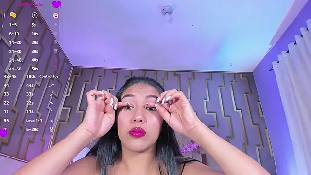 Snapshot of luna_maisonn chatting on February 2026 04:38:02 AM luna maisonn online show from February 2026 04:38:02 AM