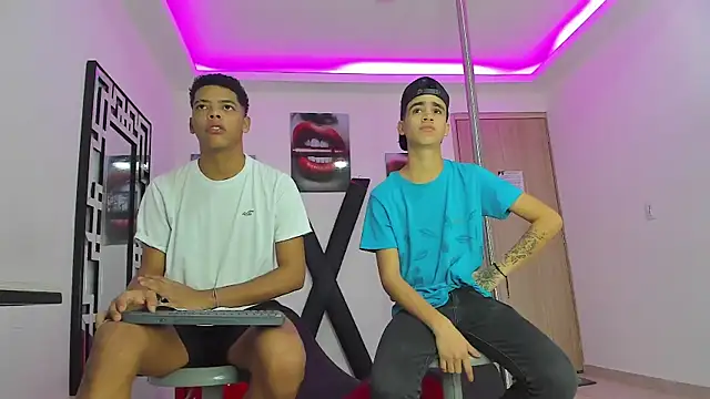 PRETTY FEM online show from October 2025 01:22:01 PM