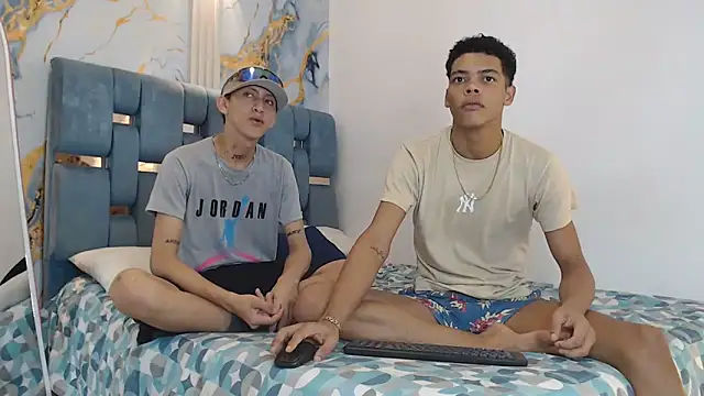 PRETTY FEM online show from January 2026 01:20:02 AM