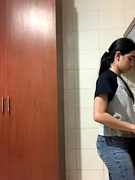 Kylie Patrick online show from October 2025 01:20:01 AM