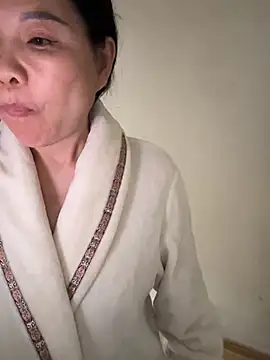 xiiuuff18 online show from April 2026 11:27:01 PM