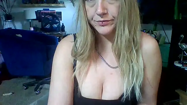 Snapshot of cutiekayls chatting on July 2026 10:53:02 PM cutiekayls online show from July 2026 10:53:02 PM