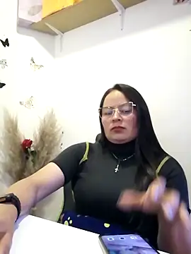 Snapshot of Daliz_Leon chatting on September 2025 10:46:01 PM Daliz Leon online show from September 2025 10:46:01 PM