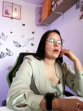 Snapshot of Daliz_Leon chatting on September 2025 03:48:02 PM Daliz Leon online show from September 2025 03:48:02 PM